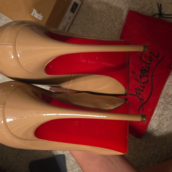 Gently worn CL heels - Picture 7 of 13